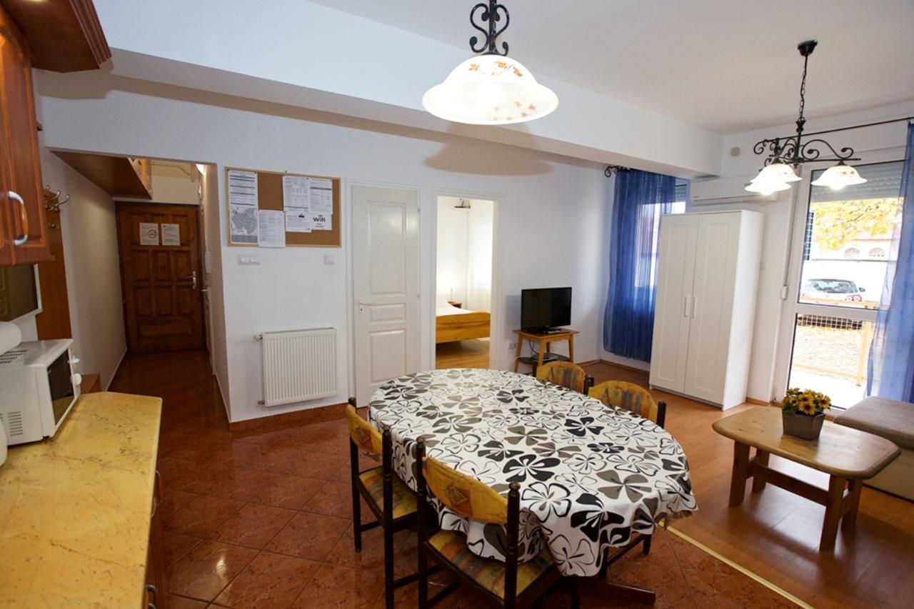 Zoli Apartmanok-Anita Koelcsey 34-36 Hajdúszoboszló Екстериор снимка